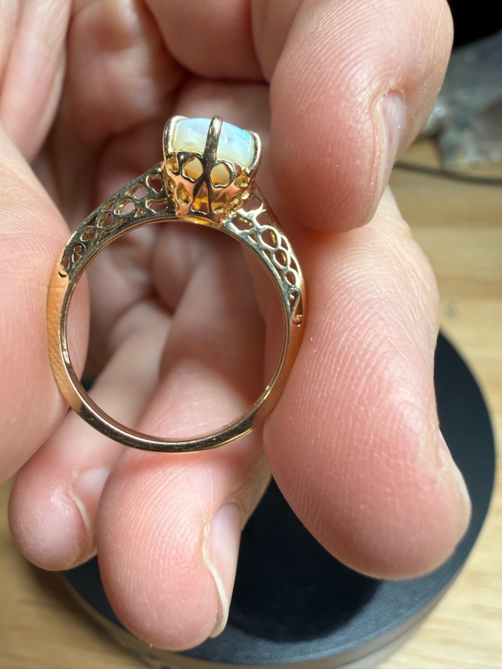14 k Gold Opal Oval Solitaire Ring - Australian blue green Coober Pedy - Picture 3 of 13